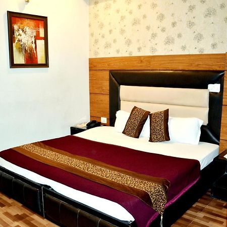 Hotel B.R. Inn Panipat Ngoại thất bức ảnh
