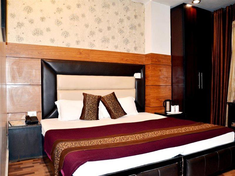 Hotel B.R. Inn Panipat Ngoại thất bức ảnh