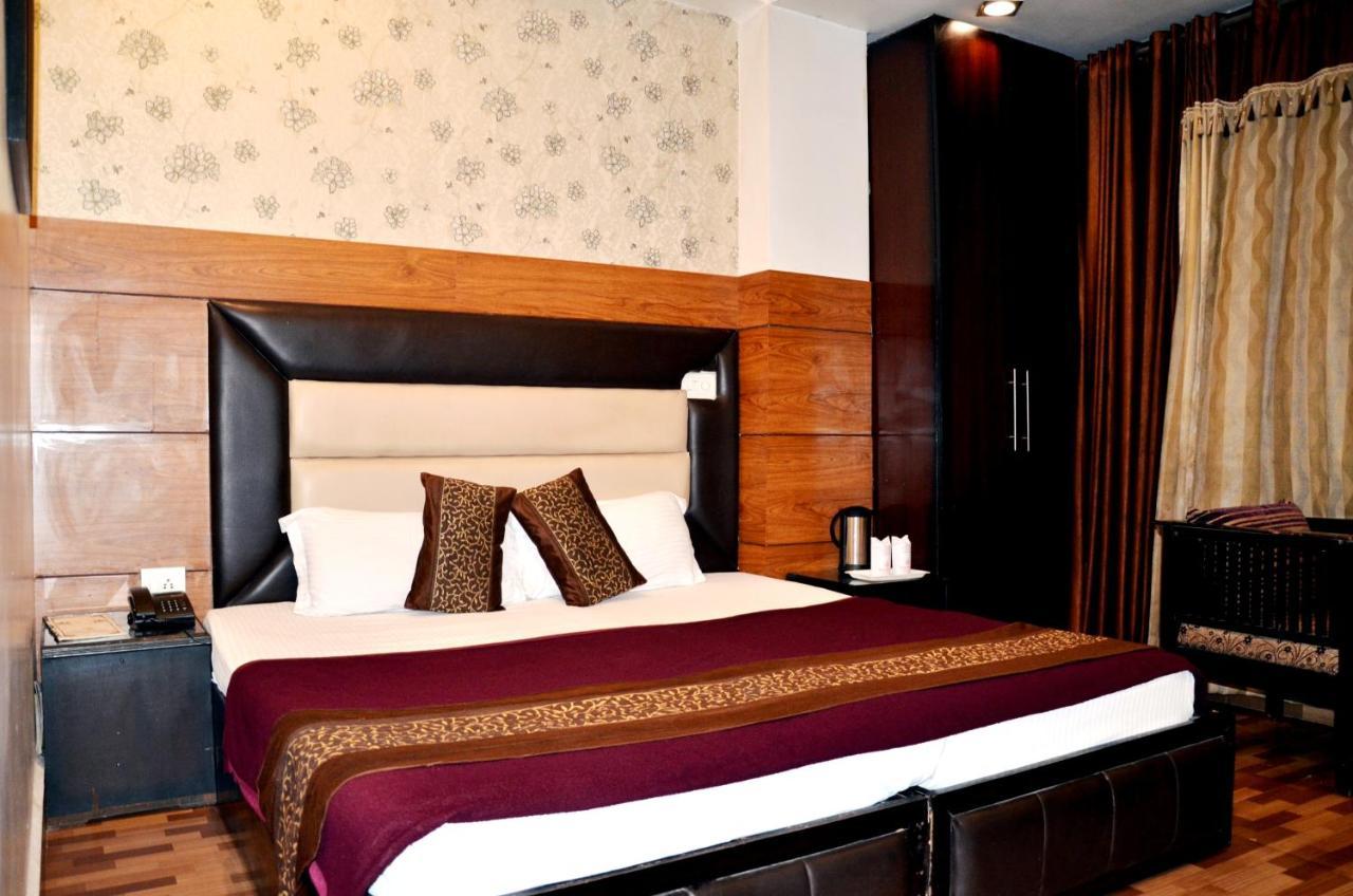 Hotel B.R. Inn Panipat Ngoại thất bức ảnh