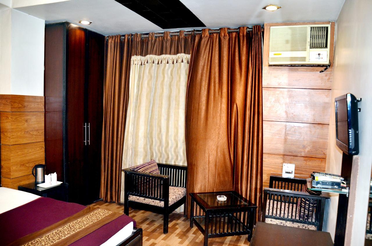 Hotel B.R. Inn Panipat Ngoại thất bức ảnh