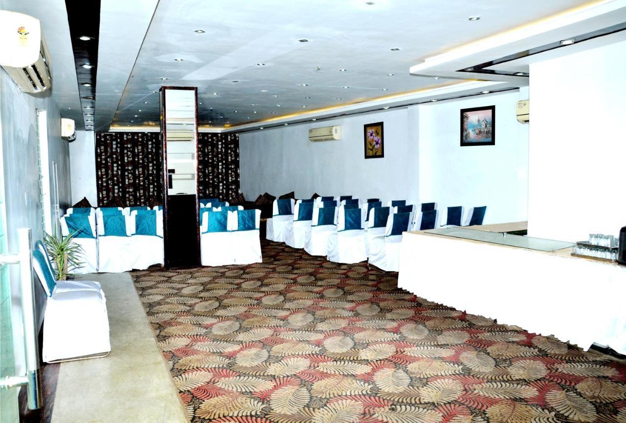 Hotel B.R. Inn Panipat Ngoại thất bức ảnh
