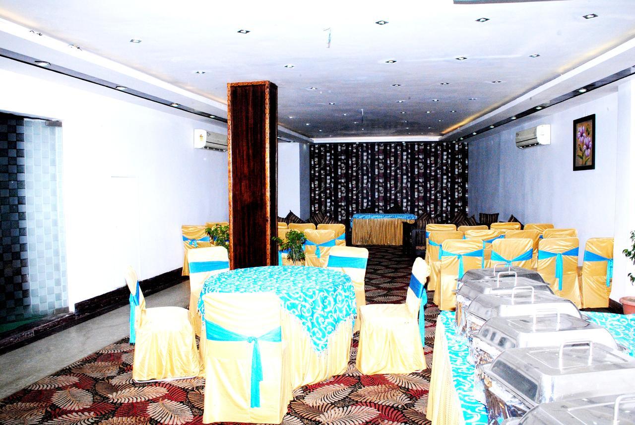 Hotel B.R. Inn Panipat Ngoại thất bức ảnh