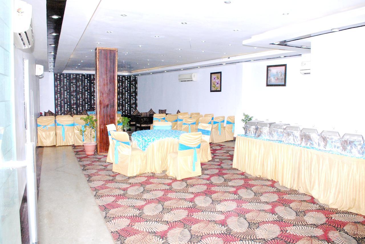 Hotel B.R. Inn Panipat Ngoại thất bức ảnh