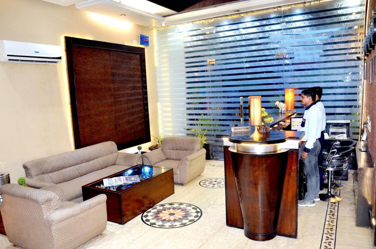 Hotel B.R. Inn Panipat Ngoại thất bức ảnh